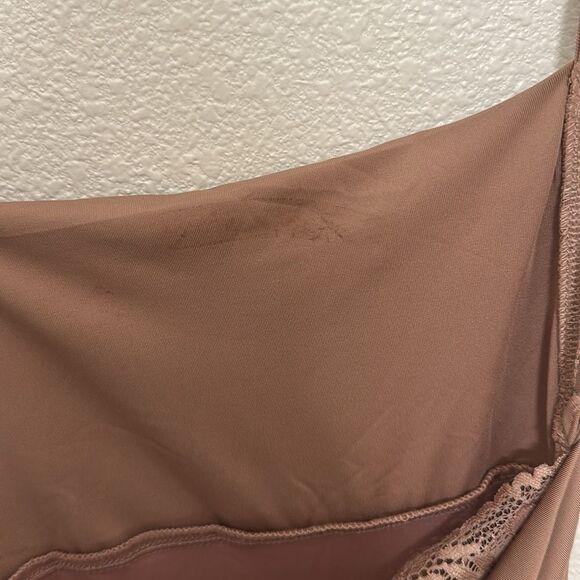 Elegant Tan Bodycon Dress - Picture 5 of 9